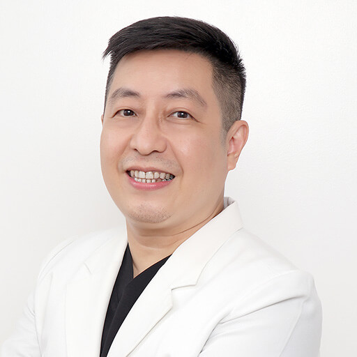 Dr. Ian Paredes, Ophthalmologist at Legazpi Eye Center.