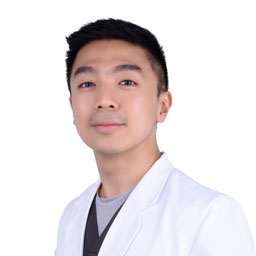 Dr. Maynard Lazo, Ophthalmologist at Legazpi Eye Center.